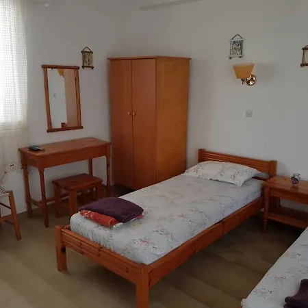 Family Run 2 Bed Studio Apartment 2 Apartment *