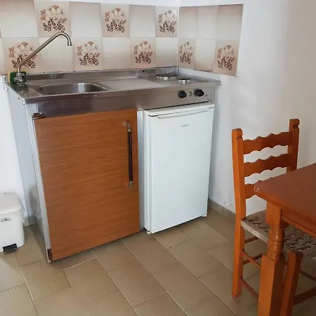 Διαμέρισμα Family Run 2 Bed Studio Apartment 2